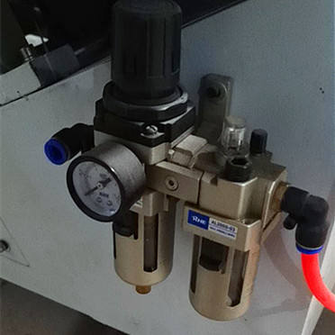 Empaquetadora semiautomática de pañales para bebés